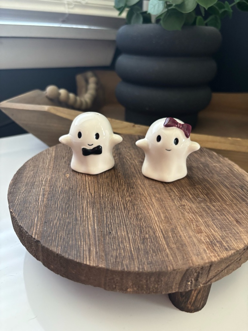 Cracker Barrel Mini Ghost Bow Tie And Hairbow Salt & Pepper Shaker Set 2025 New*